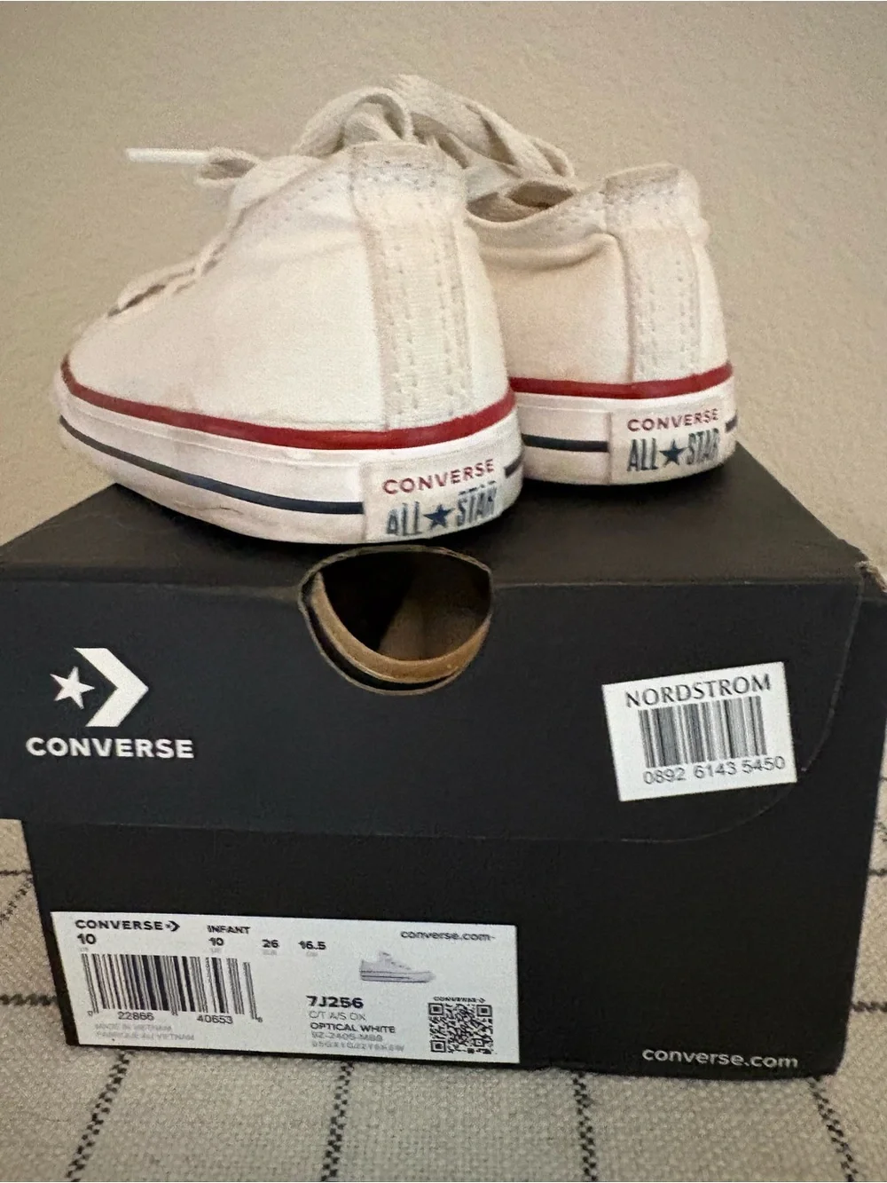 Converse classic low